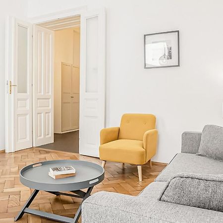 Heymi Apartments Kluckygasse Wina Bagian luar foto