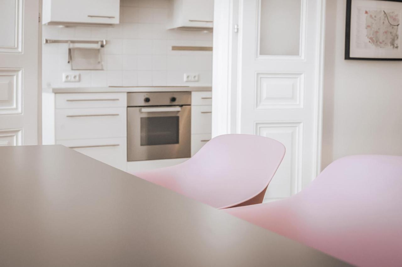Heymi Apartments Kluckygasse Wina Bagian luar foto